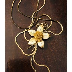 Vintage Flower Gold Tone Lariat Necklace